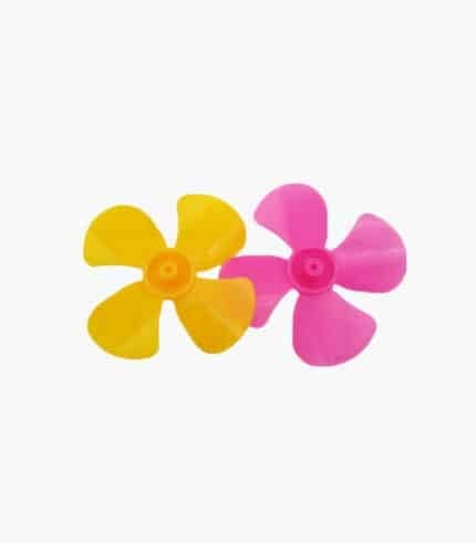 2mm 홀 지름의 4엽 프로펠러 모터 전동기 날개로 DIY 과학 실험에 활용되는 모습