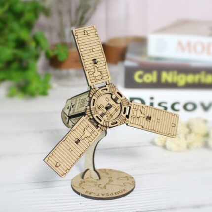 모또 나무 아리랑3A호 위성 모형 2번째 이미지